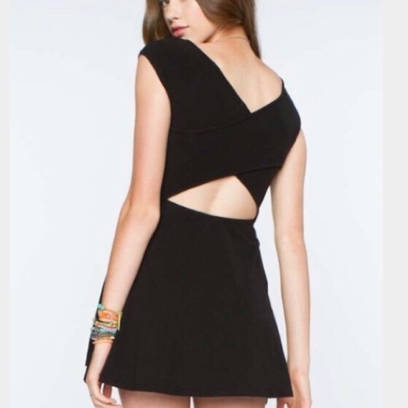 Brandy Melville Dresses & Skirts - Brandy Melville ‘Bethany’ Dress